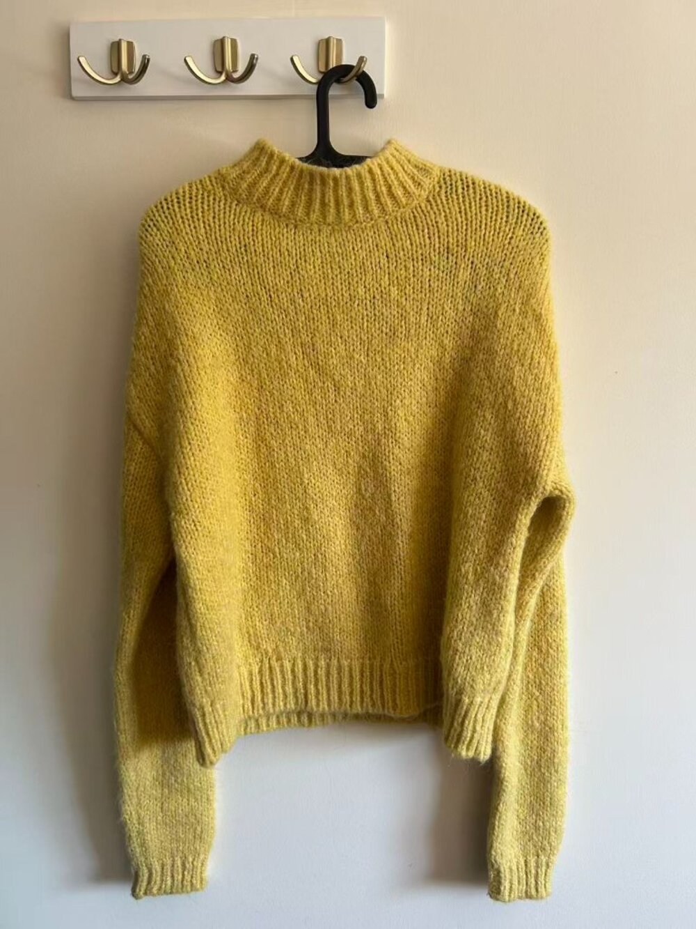 H&M Mustard Yellow Fuzzy Chunky Knit Mock Neck Sweater XS Oversized